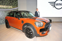 【MINI クロスオーバー 新型】東京駅隣接のショールームで特別展示 4月末まで 画像