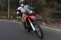 【ホンダ CRF250 RALLY 動画試乗】冒険マインドを日常で味わえる…佐川健太郎 画像