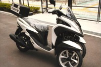 大阪府警が110台を調達、ヤマハの2+1スクーター トリシティ125 画像
