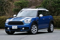 【MINI クロスオーバー 試乗】ミニらしく走るならクーパーD、こいつがいいや…中村孝仁 画像