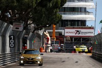 ルノー メガーヌRS 次期型、F1のヒュルケンベルグ選手が試乗…さて、評価は? 画像