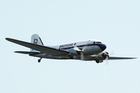 【レッドブル・エアレース千葉】機齢77歳、ダグラス「DC-3」が幕張の空を舞った 画像