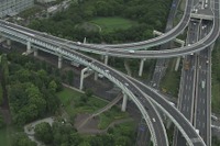 高速道路インターチェンジ合流部分で自動運転車に情報提供を検討…国土交通省 画像