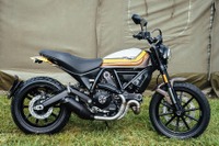 ドゥカティ、仏のカスタムバイクイベントで スクランブラーマッハ2.0 を公開 画像
