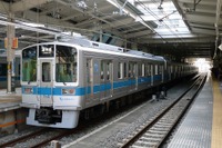 小田急電鉄、利用者10万人以上の全駅にホームドア設置へ 画像