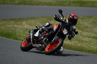 【KTM 690デューク/R 試乗】コーナリングの楽しさに思わず頬が緩む…青木タカオ 画像