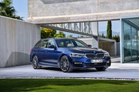 BMW 5シリーズツーリング 新型発売、部分自動運転実現…650万~1069万円 画像