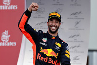【F1 アゼルバイジャンGP】リチャルドが今季初優勝、スタートからアクシデント続出で波乱のレースに 画像