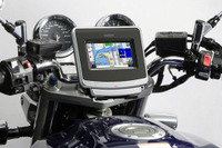クラリオン、DrivTrax P5 用防滴ケース発売 バイクで使える 画像