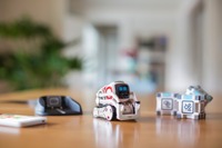 【タカラトミー コズモ】映画から飛び出してきた? やんちゃな AI ロボット 画像
