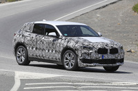 内外装は意外と大人しい? BMW最小クーペSUV「X2」をスクープ 画像