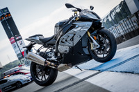 【BMW S1000RR 試乗】コントロール性の高さと安心感が、もっと攻めようという気にさせる…青木タカオ 画像