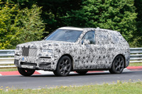 ロールスロイス初のSUV、250km/hで爆走する…ニュルで高速テスト 画像