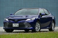 【トヨタ カムリ 試乗】トヨタ車とは思えない、コクのある個性派ぶり…島崎七生人 画像