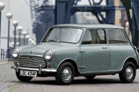 9月8日は MINIクーパー の日、レトロモダンな日本限定モデル「アイスブルー」発売 画像