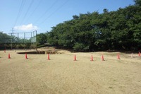 北陸新幹線のトンネル工事で土砂崩落…上のグラウンドも陥没 画像