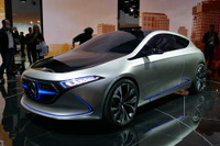 【フランクフルトモーターショー2017】メルセデス EQA…新ブランド第2弾は小型EV 画像