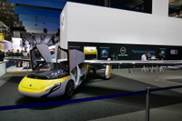 【フランクフルトモーターショー2017】スロバキア発の空飛ぶ自動車、市販はもう目前 画像