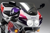 もう一度聞きたいエンジン音 250ccレプリカ編、人気投票トップ2の動画を公開…JAF 画像