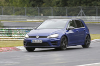 究極のVW ゴルフ「R400」計画は生きていた…ニュル高速テストを激写 画像