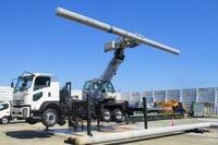 「つり上げ」から「つかむ」へ…JR西日本、新しい電柱建替車を導入 画像