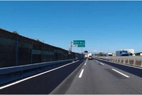東名阪道の暫定3車線、渋滞回数が2割減---「ドライブ・アシスト・ライト」も運用を開始 画像