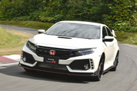 【ホンダ シビックタイプR 試乗】これぞ日本が誇る最強ホットハッチだ!が「高過ぎる」…桂伸一 画像