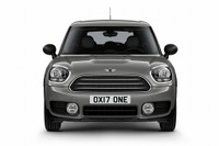 MINI クロスオーバー、335万円のエントリーモデルを追加 画像