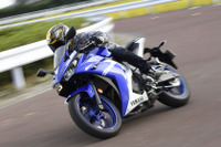 【ヤマハ YZF-R25 試乗】技量を問わず、スポーツライディングが楽しい…青木タカオ 画像