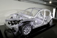 【東京モーターショー2017】マツダ、次世代車両構造技術を確立…クルマ全体で最適化追求 画像