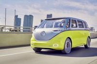 【東京モーターショー2017】VW、I.D BUZZ を日本初公開へ…ワーゲンバスがEVへ進化 画像