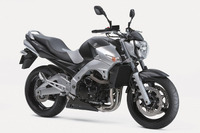 スズキ GSR400、400ccクラスで初めてABSを標準装備 画像