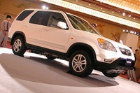 【新型ホンダ『CR-V』】正常進化デザインの2代目「印象を築く」 画像