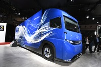 【東京モーターショー2017】三菱ふそう E-FUSO “Vision ONE”……大型EVトラック実現の未来を示す［詳細画像］ 画像