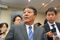 マツダ丸本副社長、トヨタとのEV共同開発会社へ複数メーカーに参加呼びかけ 画像
