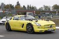 メルセデス初のEVスーパーカー、開発テスト車両をスクープ! 画像