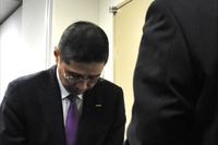 日産・西川社長、国交省自動車局に報告書提出し謝罪 画像