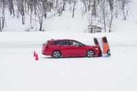 自動ブレーキの過信は禁物、雪道では効果を発揮できない…JAF検証 画像