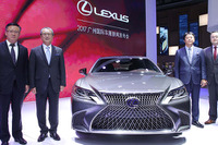 レクサス LS 新型、中国向けガソリン車はターボなし【広州モーターショー2017】 画像