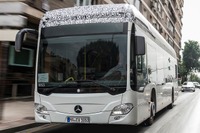 メルセデスの新型EVバス、量産第一号車を独最大の公共交通に納入へ…2018年末から営業運転予定 画像