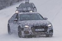 特徴まるわかり!豪雪にあらわれたアウディ A6 次期型の姿 画像
