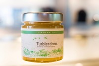 ポルシェが蜂蜜メーカーに? ドイツ工場で初の収穫に成功 画像