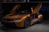 BMW i8ロードスター、ぶつからない機能が充実【ロサンゼルスモーターショー2017】 画像