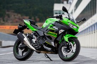 【カワサキ Ninja250 試乗】死角のない高回転パワーとフットワーク…佐川健太郎 画像