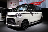 白・赤・青でもっと楽しく、もっと自分らしく…ダイハツブース、東京オートサロン2018&大阪オートメッセ2018で 画像