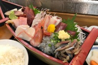 圧巻!! 大漁やまちゃんの一番人気「船盛り定食・上」 焼津港 画像