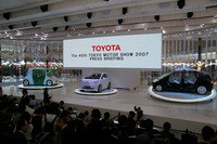 【東京モーターショー07】トヨタ渡辺社長、i-REAL で登場 画像
