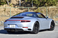 ポルシェ 911タルガ4 GTS…“斬新”タルガトップに450馬力の心臓［詳細画像］ 画像