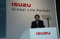 【東京モーターショー07】商用車とディーゼルの性能は世界共通 いすゞ細井社長 画像