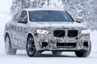 BMW X4 新型、500馬力の最強「M」を早くもスクープ! 画像